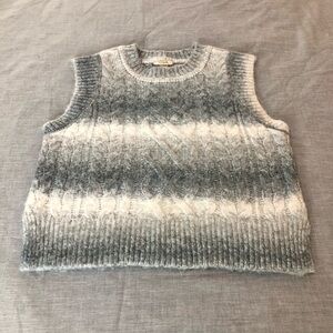 a.n.a Wool Blend Gray White Cable Knit Sweater Vest Size Small